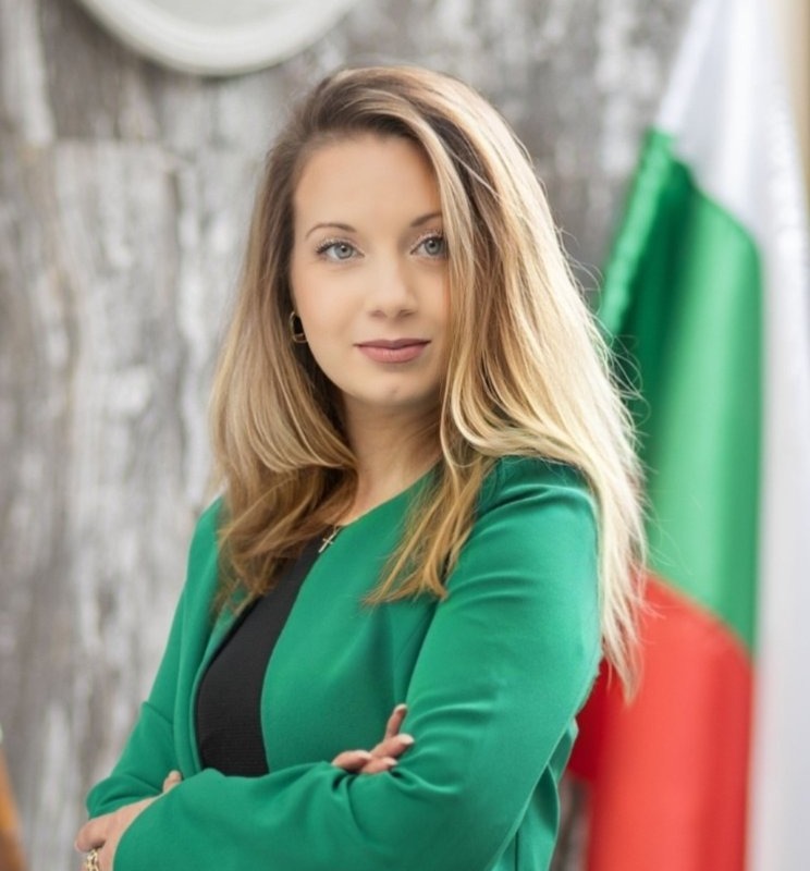 Адвокат Людмила Ангелова – правна защита за бизнеса